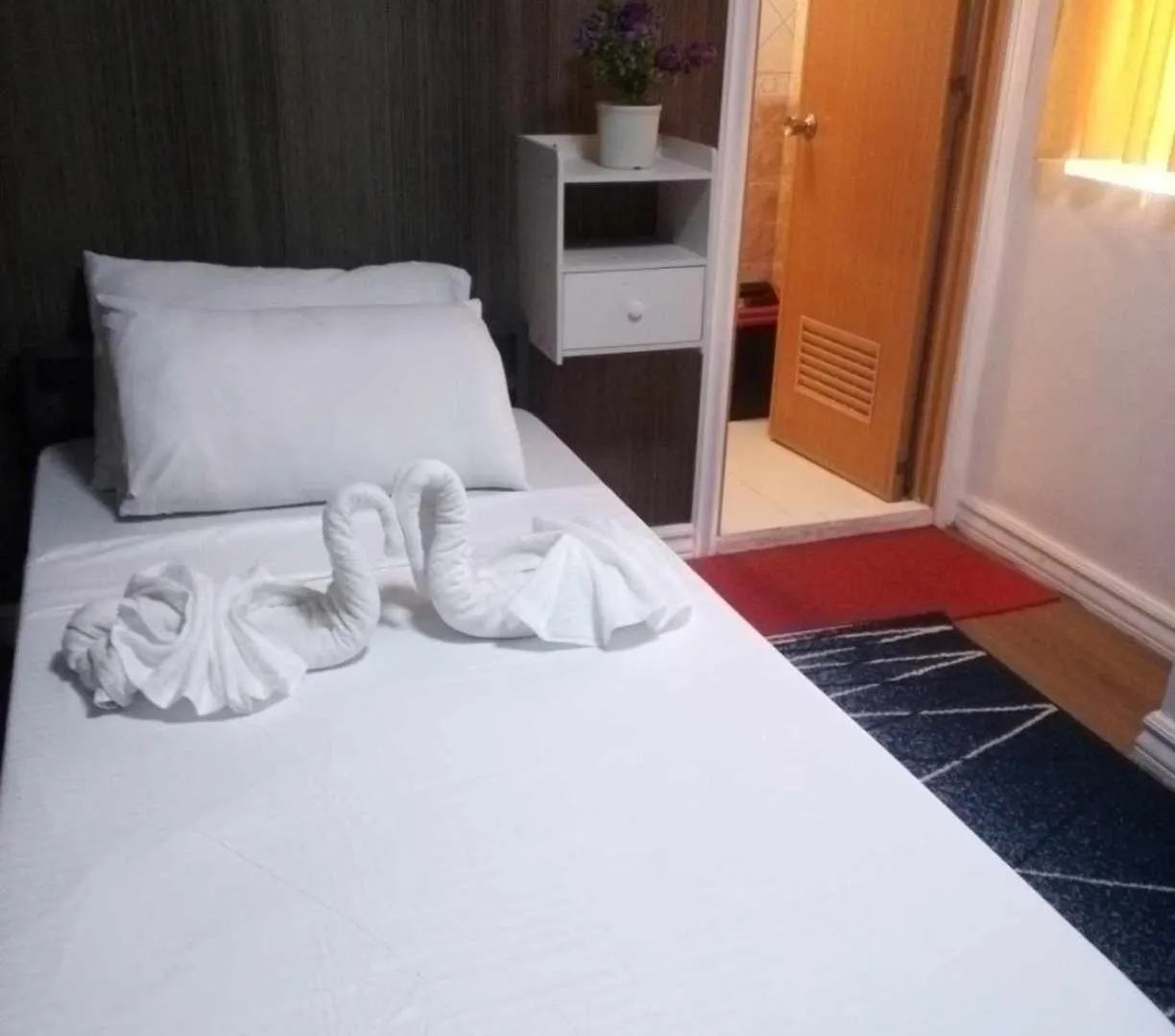 Furutech Hostel Манила
